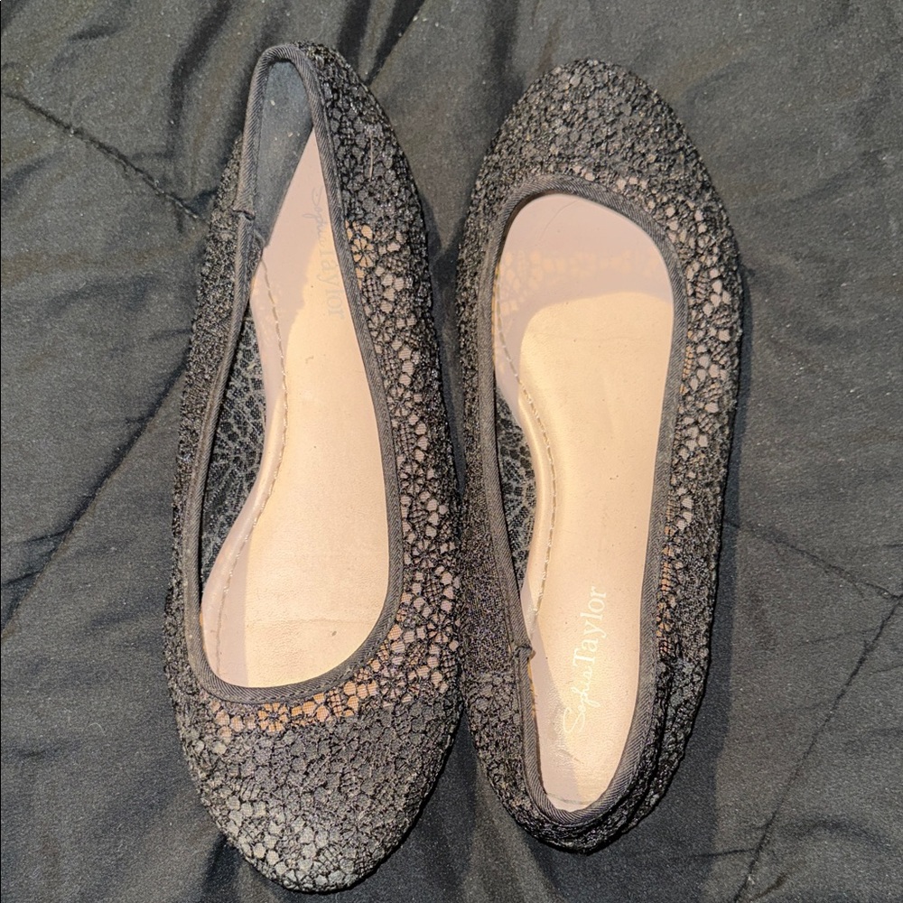 Elegant Black Lace Flats